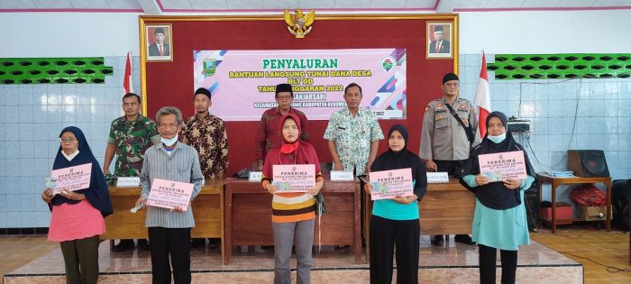 PENYALURAN BLT - DD BULAN KE - 1 DESA BANJARSARI