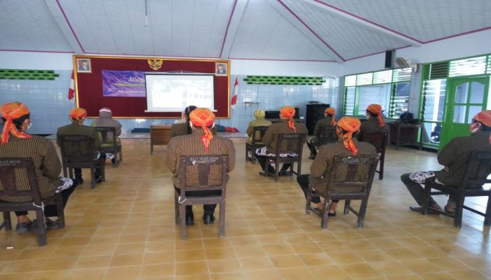 PERANGKAT DESA BANJARSARI MENGIKUTI UPACARA PERINGATAN HARI JADI KEBUMEN KE - 392 VIA DARING 01